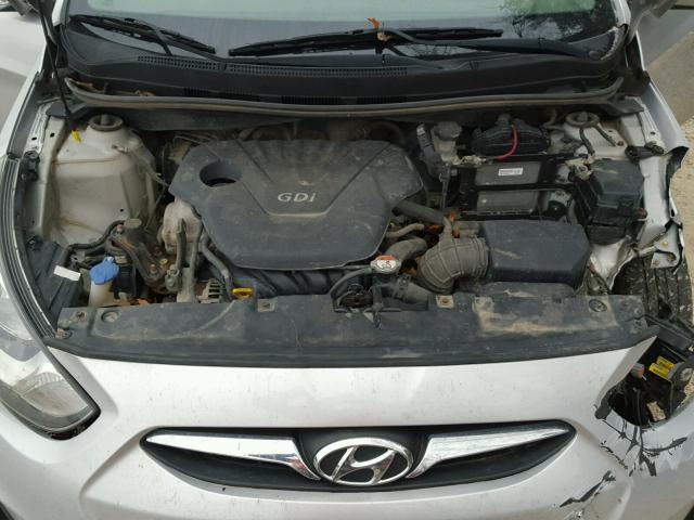 KMHCT4AE4DU311043 - 2013 HYUNDAI ACCENT GLS SILVER photo 7