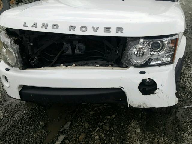 SALAK2D4XBA588602 - 2011 LAND ROVER LR4 HSE LU WHITE photo 9