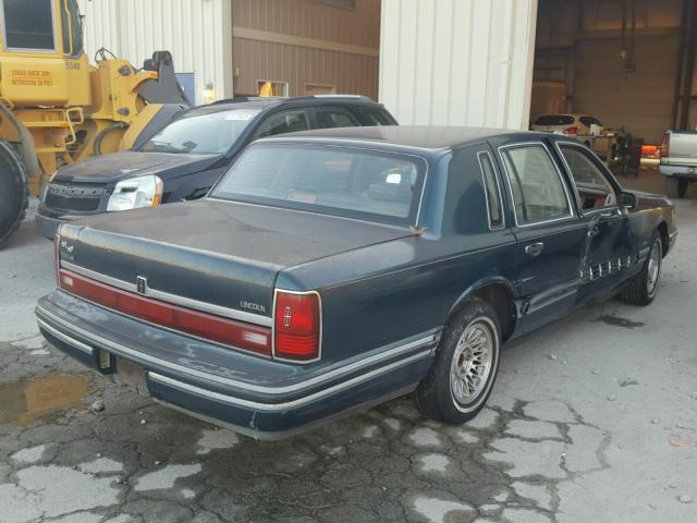 1LNLM82W6PY772334 - 1993 LINCOLN TOWN CAR S GREEN photo 4