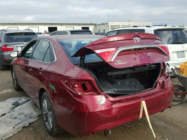 4T1BF1FK0HU744087 - 2017 TOYOTA CAMRY LE წითელი ფოტო 3