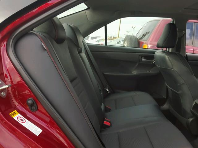 4T1BF1FK0HU744087 - 2017 TOYOTA CAMRY LE წითელი ფოტო 6