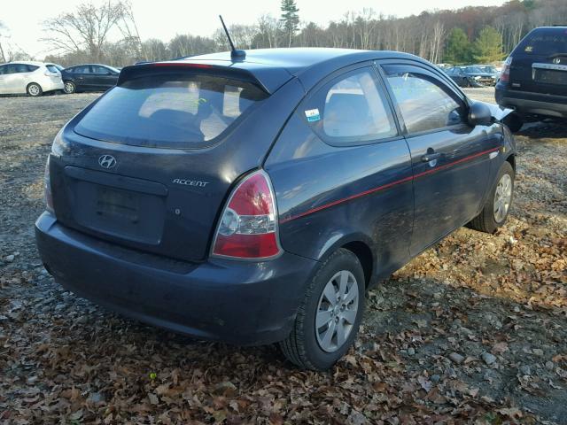 KMHCM36C78U090252 - 2008 HYUNDAI ACCENT GS GRAY photo 4