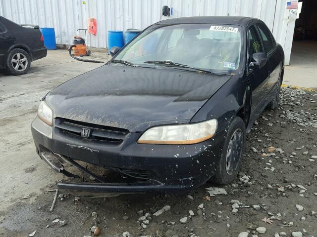 1HGCG6657YA103616 - 2000 HONDA ACCORD LX BLACK photo 2