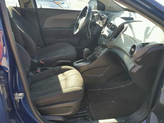 1G1JC5SG9D4112824 - 2013 CHEVROLET SONIC LT 蓝色 照片 5