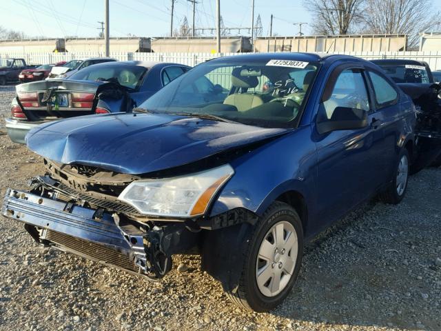 1FAHP32NX8W226568 - 2008 FORD FOCUS S/SE BLUE photo 2