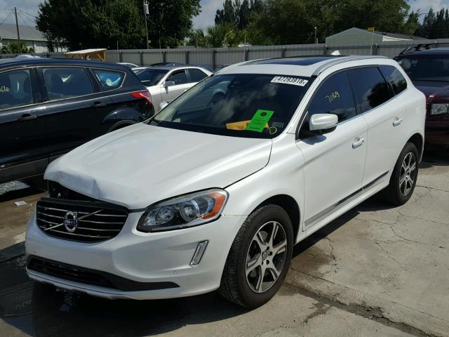 YV4902DZ1E2538890 - 2014 VOLVO XC60 T6 WHITE photo 2