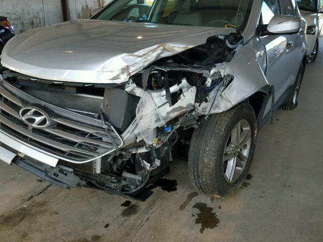 5XYZU3LB0HG402195 - 2017 HYUNDAI SANTA FE S SILVER photo 9