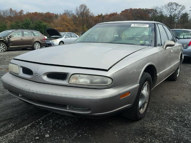 1G3HY52K5V4822459 - 1997 OLDSMOBILE LSS SILVER photo 2