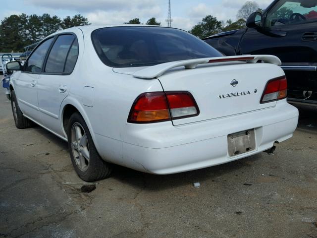 JN1CA21D9WM917577 - 1998 NISSAN MAXIMA GLE WHITE photo 3