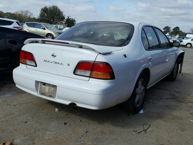 JN1CA21D9WM917577 - 1998 NISSAN MAXIMA GLE WHITE photo 4