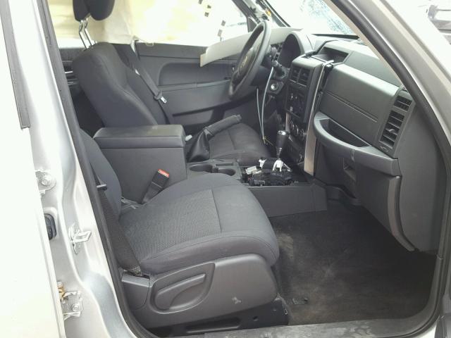 1J4PP2GK7BW552084 - 2011 JEEP LIBERTY SP SILVER photo 5