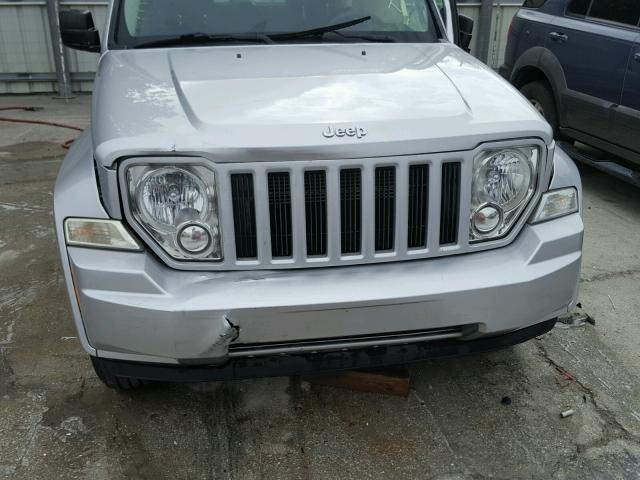 1J4PP2GK7BW552084 - 2011 JEEP LIBERTY SP SILVER photo 7