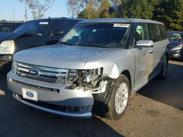 2FMGK5CC1BBD19318 - 2011 FORD FLEX SEL SILVER photo 2