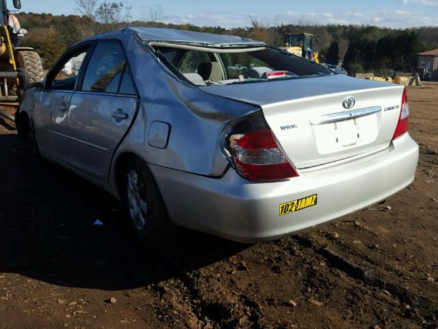 4T1BE32K94U882810 - 2004 TOYOTA CAMRY LE ვერცხლისფერი ფოტო 3