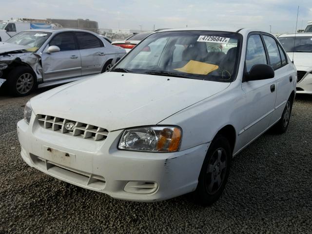 KMHCG45C02U395100 - 2002 HYUNDAI ACCENT GL WHITE photo 2