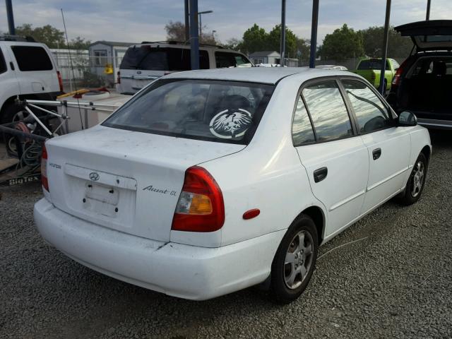 KMHCG45C02U395100 - 2002 HYUNDAI ACCENT GL WHITE photo 4