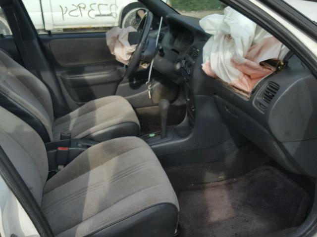 1Y1SK5263VZ451889 - 1997 GEO PRIZM BASE WHITE photo 5