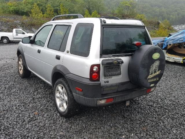 SALNY222X2A213262 - 2002 LAND ROVER FREELANDER SILVER photo 3