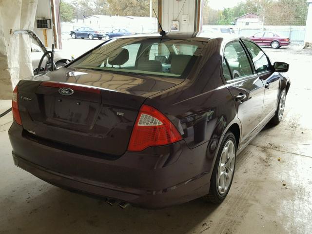 3FAHP0HA5BR161464 - 2011 FORD FUSION SE MAROON photo 4