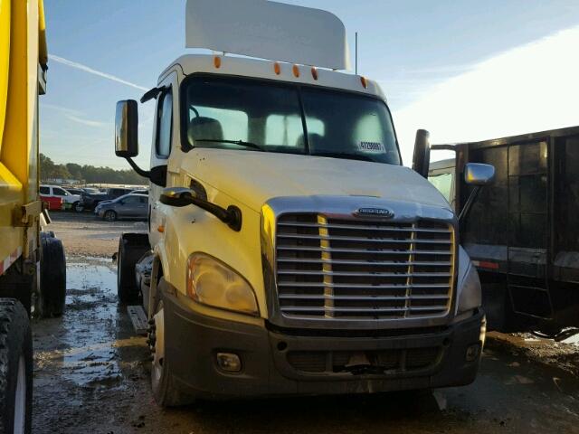 1FUBGADV1ELFT5209 - 2014 FREIGHTLINER CASCADIA 1 WHITE photo 1