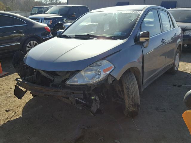 3N1BC11E77L405563 - 2007 NISSAN VERSA S SILVER photo 2