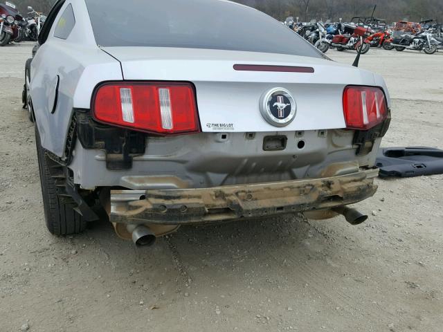 1ZVBP8AM3C5234741 - 2012 FORD MUSTANG SILVER photo 9