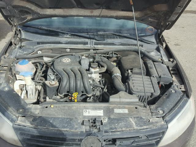 3VW2K7AJ0EM236894 - 2014 VOLKSWAGEN JETTA BASE BROWN photo 7