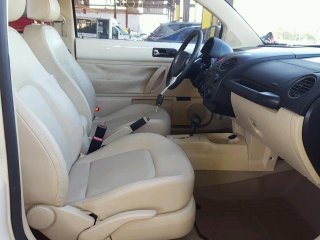 3VWPW31C48M519694 - 2008 VOLKSWAGEN NEW BEETLE 奶油色 照片 5