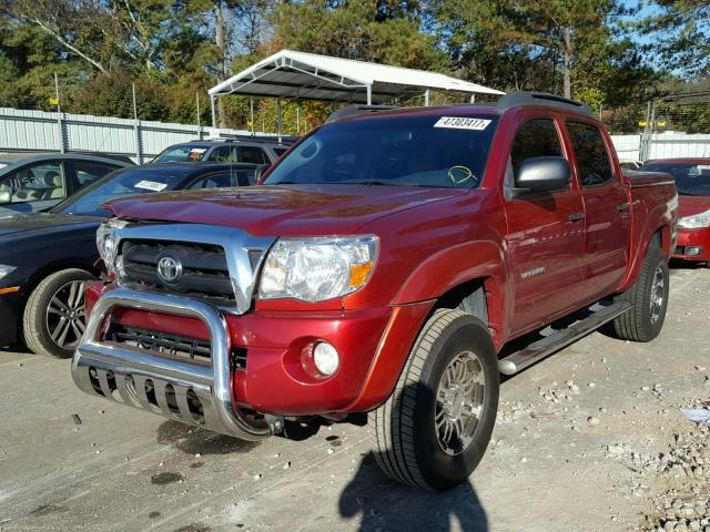 3TMJU62N55M001279 - 2005 TOYOTA TACOMA DOU RED photo 2