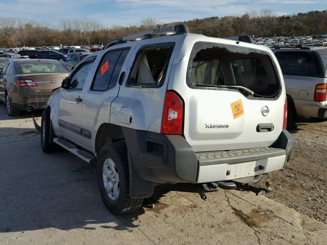 5N1AN0NWXBC523297 - 2011 NISSAN XTERRA OFF SILVER photo 3