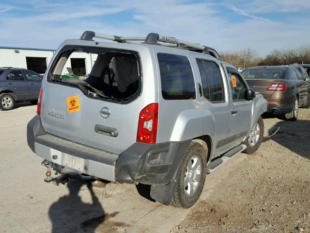 5N1AN0NWXBC523297 - 2011 NISSAN XTERRA OFF SILVER photo 4