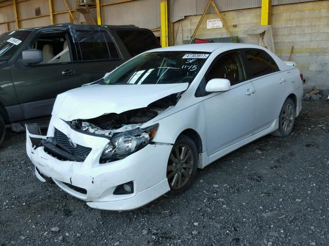 2T1BU4EEXAC500361 - 2010 TOYOTA COROLLA BA WHITE photo 2