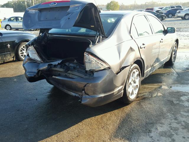 3FAHP0HA1BR317502 - 2011 FORD FUSION SE GRAY photo 4