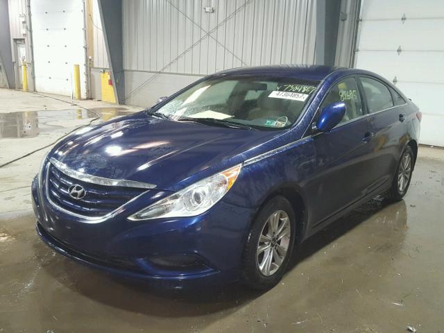 5NPEB4AC0BH221555 - 2011 HYUNDAI SONATA GLS BLUE photo 2