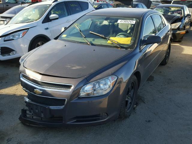 1G1ZB5E04CF304823 - 2012 CHEVROLET MALIBU LS ნაცრისფერი ფოტო 2