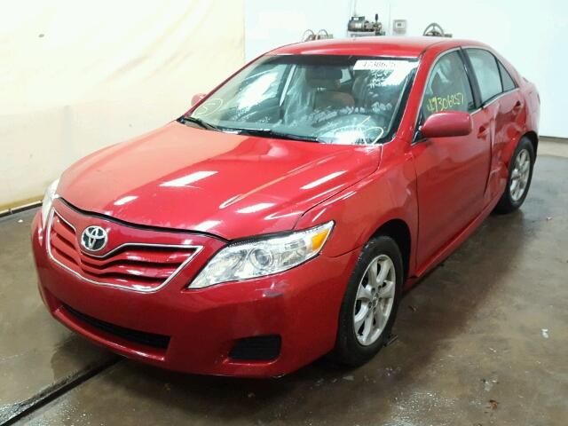 4T1BF3EKXAU555076 - 2010 TOYOTA CAMRY RED photo 2