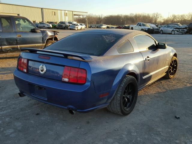 1ZVFT82H275352798 - 2007 FORD MUSTANG GT BLUE photo 4