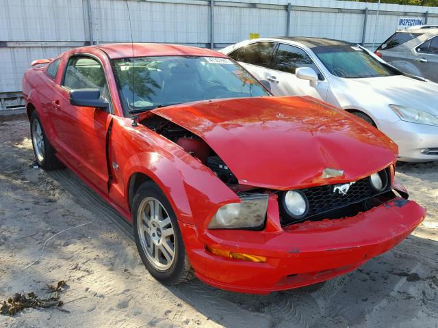 1ZVFT82HX65258893 - 2006 FORD MUSTANG GT RED photo 1