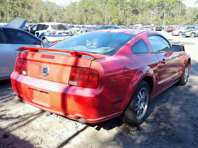 1ZVFT82HX65258893 - 2006 FORD MUSTANG GT RED photo 4