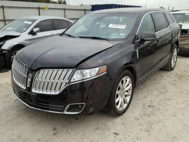 2LMHJ5FR2ABJ15640 - 2010 LINCOLN MKT BLACK photo 2