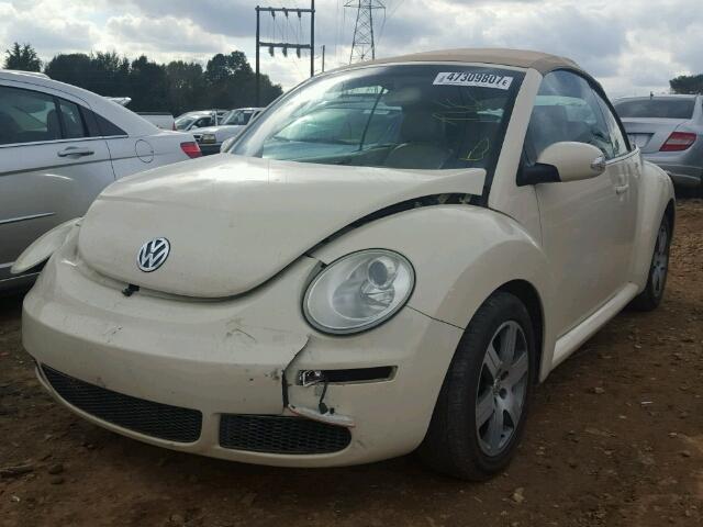 3VWPF31Y76M331194 - 2006 VOLKSWAGEN NEW BEETLE CREAM photo 2