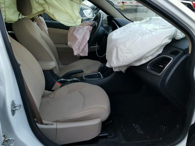 1C3CCBAG0CN256503 - 2012 CHRYSLER 200 LX WHITE photo 5