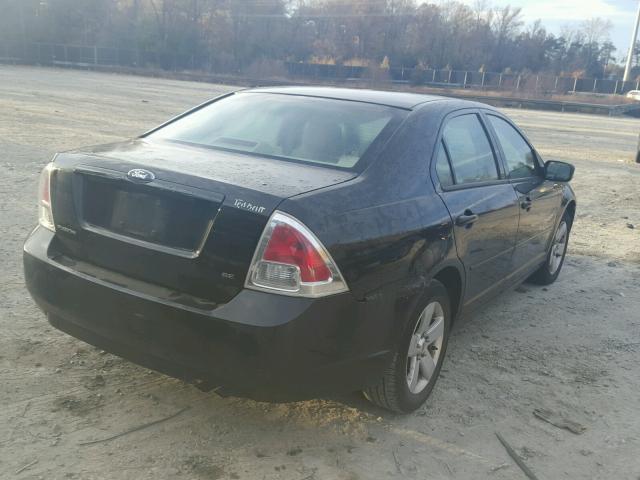 3FAFP07Z26R233967 - 2006 FORD FUSION SE BLACK photo 4