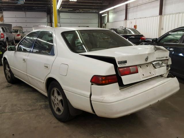 4T1BG22KXXU563912 - 1999 TOYOTA CAMRY CE WHITE photo 3