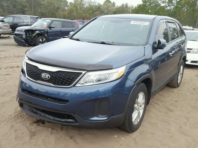 5XYKT3A68FG578693 - 2015 KIA SORENTO LX BLUE photo 2