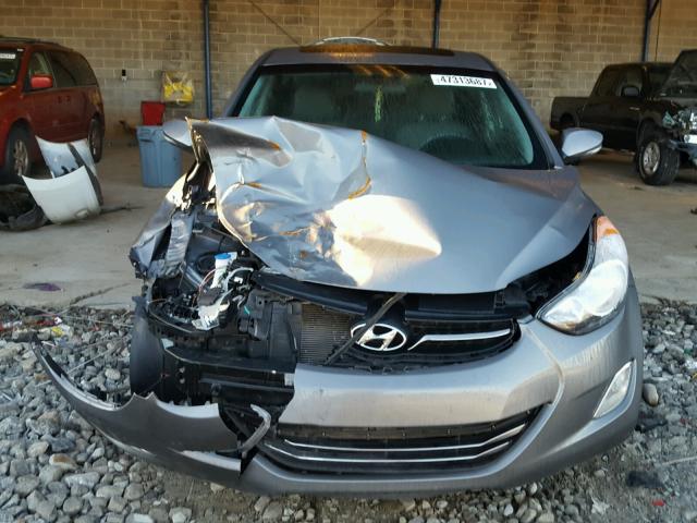 5NPDH4AE1DH313899 - 2013 HYUNDAI ELANTRA GL GRAY photo 9