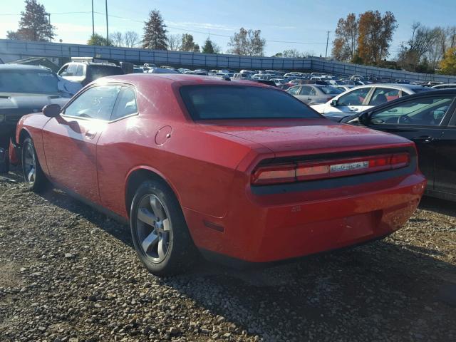 2B3LJ44VX9H560710 - 2009 DODGE CHALLENGER RED photo 3