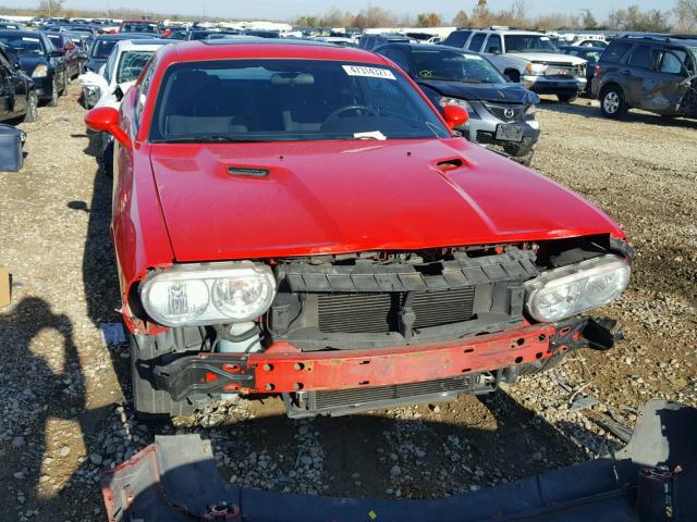 2B3LJ44VX9H560710 - 2009 DODGE CHALLENGER RED photo 9