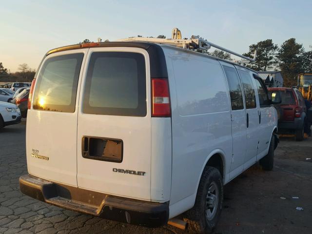 1GCGG25V561222983 - 2006 CHEVROLET EXPRESS G2 WHITE photo 4