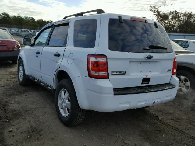 1FMCU9DG1CKB68974 - 2012 FORD ESCAPE XLT WHITE photo 3